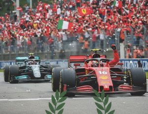 GP d’Australia 2026: doppietta Mercedes a Melbourne Formula 1 2026: il calendario ufficiale con 24 Gran Premi la nuova arma del Cavallino per la rivoluzione F1 2026 Norris domina a Interlagos Ferrari: dal “seconda forza” al ruolo di comparsa George Russell domina a Singapore Enzo Ferrari e lo scambio Hamilton-Leclerc a Baku