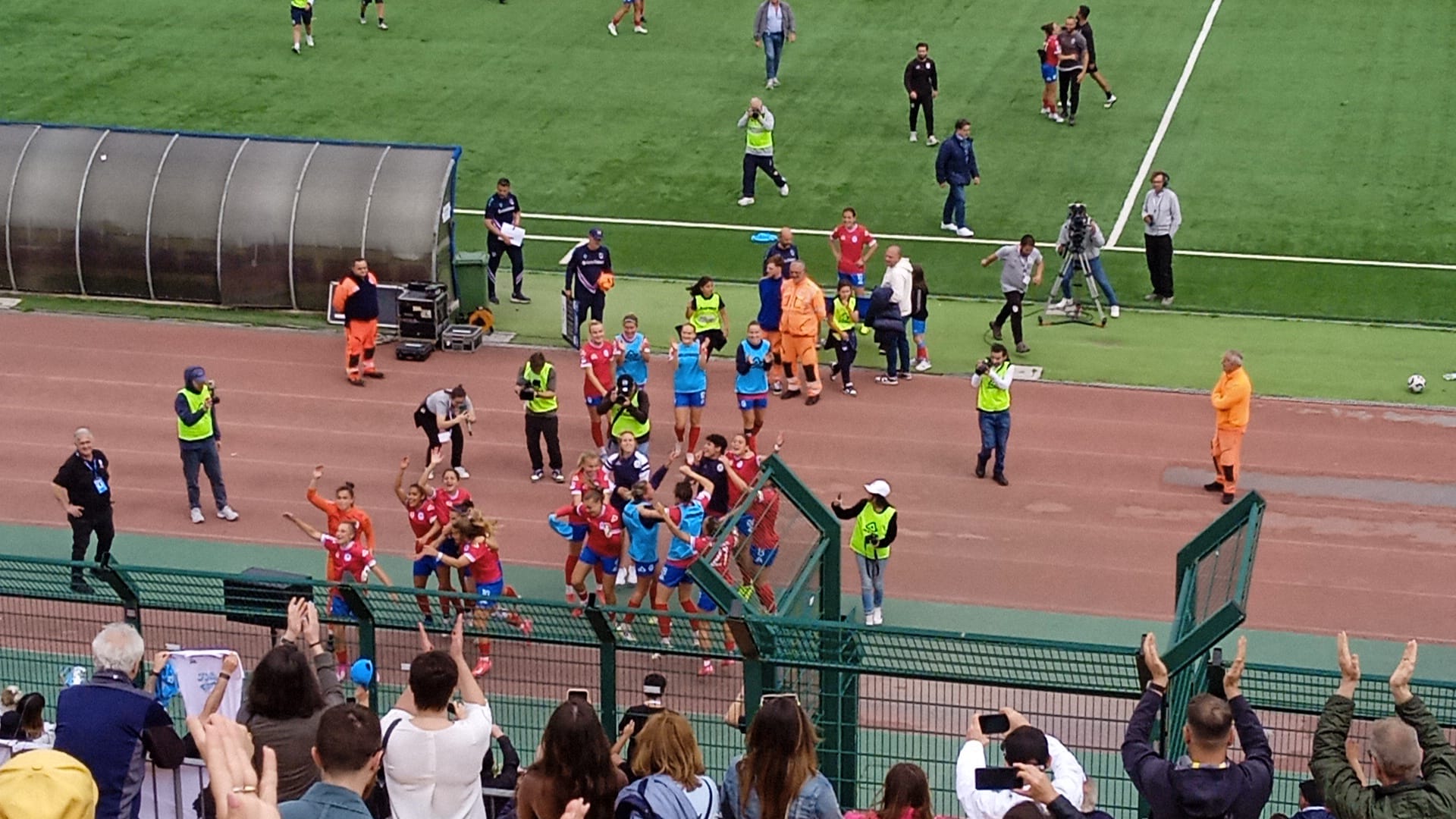 Cecilie Fløe saluta il Napoli Women Rileggi il live Serie A Femminile - Napoli Women-Sassuolo Napoli Women-Juventus: Il Miracolo di Cercola corre verso l’Europa L’Italia riparte dal sogno Mondiale Napoli Women cala il poker e avvicina la zona Champions Serie A Femminile - Napoli Women-Parma Le pagelle di Napoli Women-Ternana. Serie A Femminile - Fiorentina-Napoli Women: formazioni ufficiali Coppa Italia Femminile - Juventus-Napoli Women Rileggi il live Serie A Femminile - Sassuolo-Napoli Women Live Serie A Femminile - Sassuolo-Napoli Women Da un episodio grave a un impegno comune: costruiamo il rispetto Lettera aperta del Napoli Women Vergani: Chiunque è venuto a Napoli si è sempre trovato bene Europei Femminili 2025: l'Italia si qualifica se Il Napoli Femminile resta in Serie A