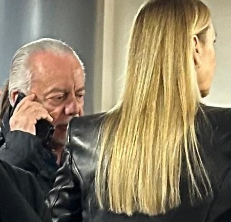 Aurelio De Laurentiis: Conte è un maestro De Laurentiis: Antonio l’ho conosciuto alle Maldive e parlavamo Bravo Antonio Conte che si è ripreso in mano la squadra Aurelio De Laurentiis: Bellissima vittoria Aurelio De Laurentiis: l’uomo che ha cambiato il Napoli e il calcio italiano I due scudetti di Aurelio De Laurentiis
