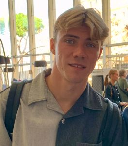 il riscatto di Hojlund è sempre più vicino Hojlund: un impatto che vale una stagione Rasmus Hojlund: Sono molto felice Rasmus Højlund: l’uragano danese che sta conquistando tutti l’attacco del Napoli cambia volto