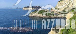 Turismo in Campania Usi, Costumi e Tradizioni del Natale: La Magia delle Feste Cosa rappresenta il Primo Maggio La Libertà di Espressione. Dove organizzare la Pasquetta a Napoli La Baia di Trentaremi Chi era Santo Stefano? La storia del primo martire cristiano il pesce sulle Mura il 24 dicembre Cosa Fare a Napoli Quando la Serie A è in Pausa Cosa Fare Ferragosto Napoli San Gennaro