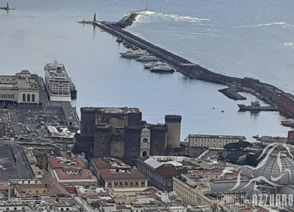Usi costumi e tradizioni della Domenica delle Palme Cosa fare a Napoli il 6 gennaio L'Insalata di Rinforzo San Gregorio Armeno: il cuore del Natale napoletano La cuccumella napoletana Napoli invasa dai turisti per il ponte di Ognissanti porto Napoli Municipio Alla scoperta dei luoghi inesplorati di Napoli